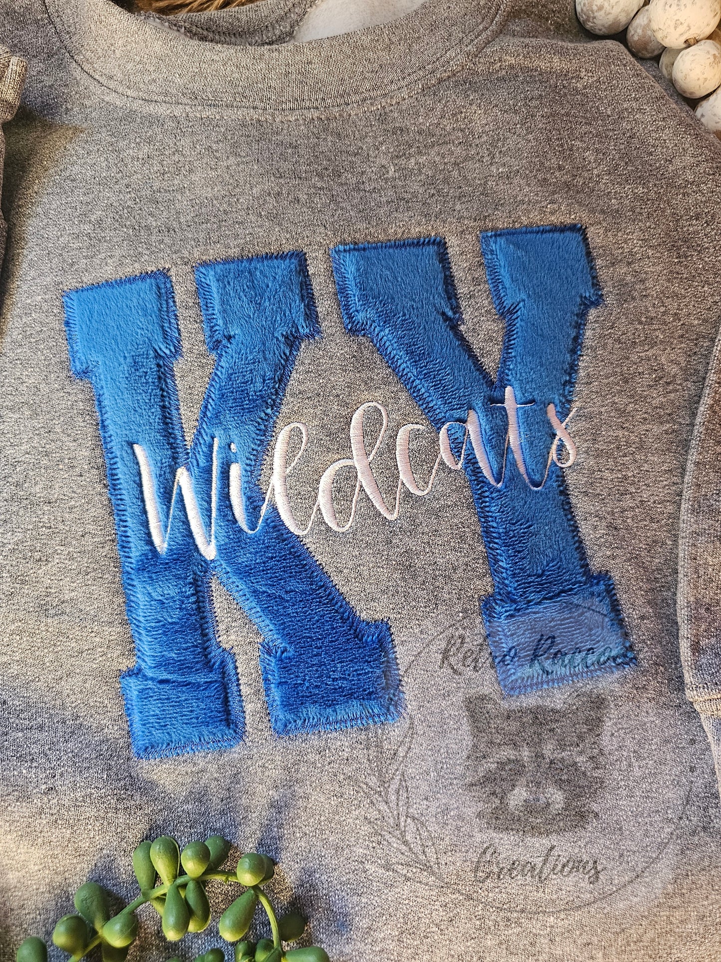 KY Wildcats Embroidered Sweatshirt